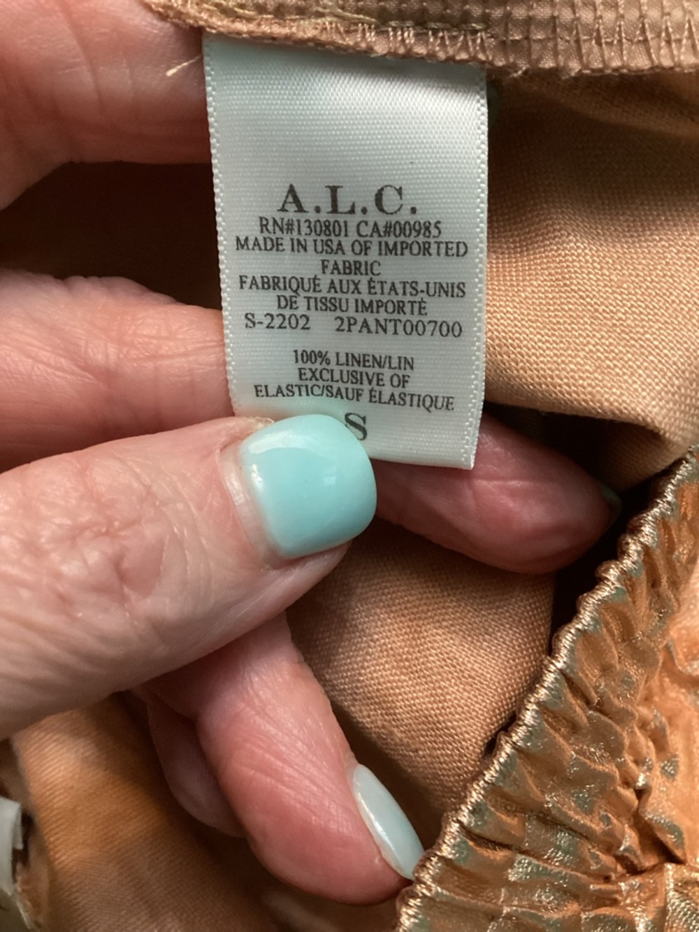 ALC Ryder metallic linen shorts in rose gold - Picture 7 of 7
